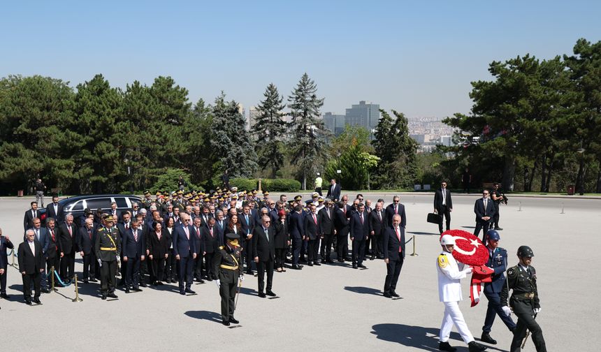 Cumhurbaşkanı Erdoğan ve devlet erkanından Anıtkabir ziyareti