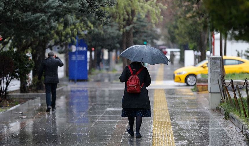 İstanbullular dikkat: Sıcaklıklar düşüyor, yağmur geliyor!