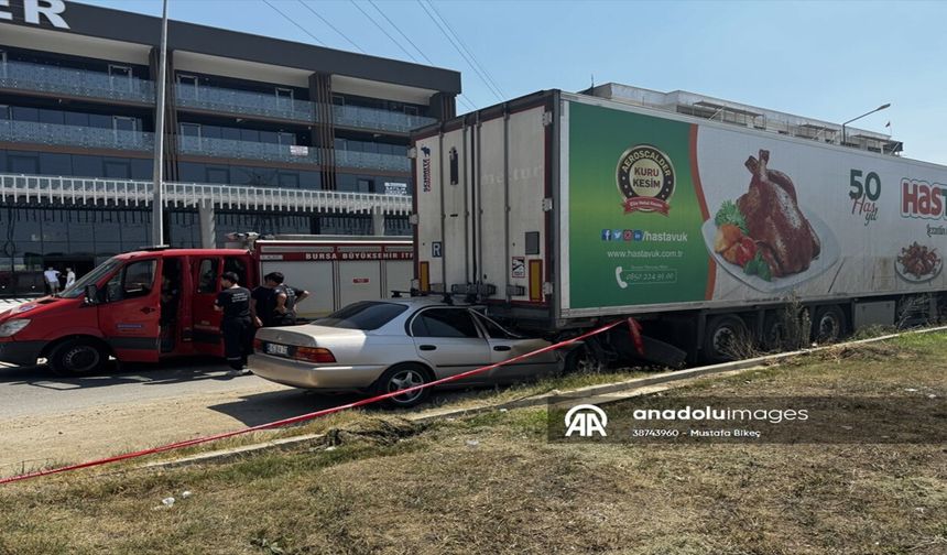 Tıra çarpan sürücü hayatını kaybetti
