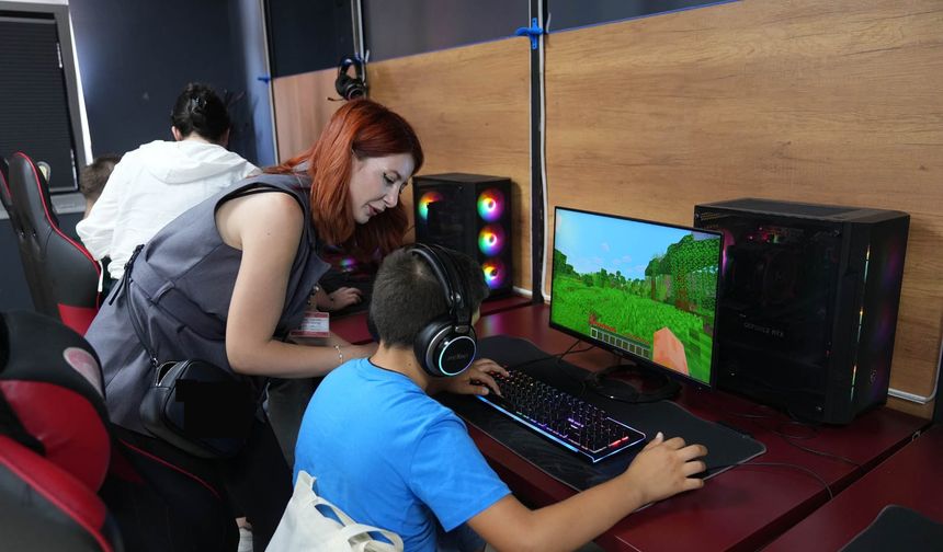 Özel gereksinimli çocuklara teknoji etkinliği