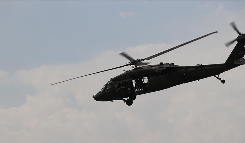 İzmir'de helikopter mısır tarlasına çakıldı: Pilot hayatını kaybetti!