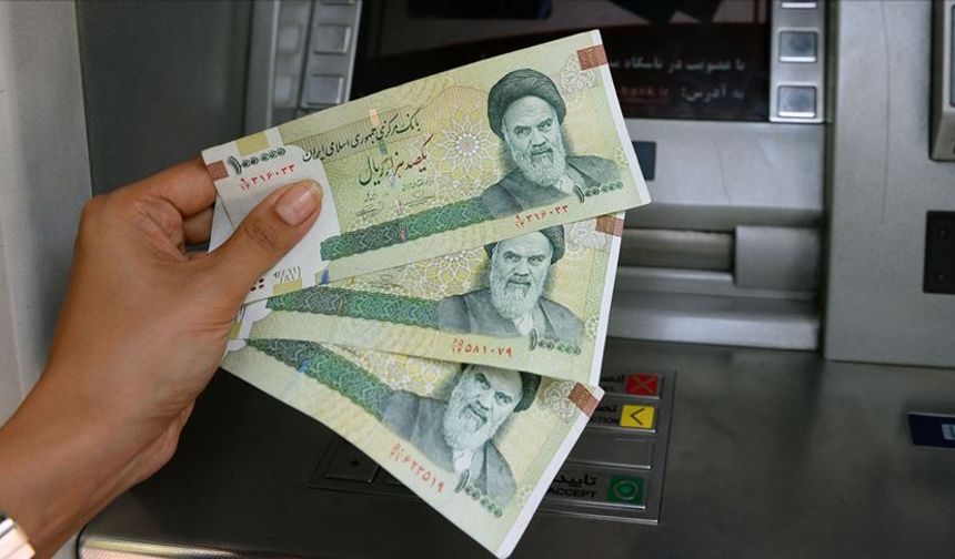 İran’da yeni para birimi ‘riyal’ kabul edildi