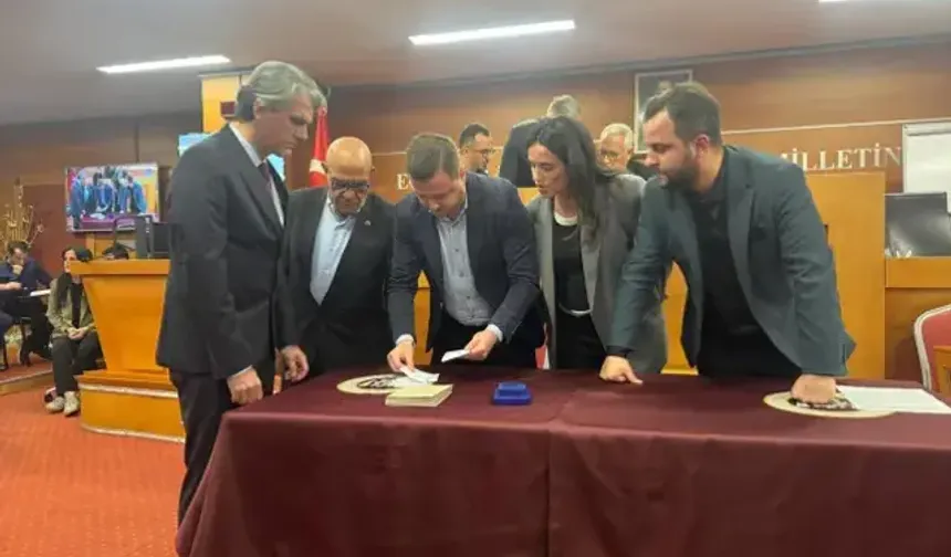 Bayrampaşa’da başkanvekili seçimi krize döndü: Üç turda da sonuç çıkmadı!