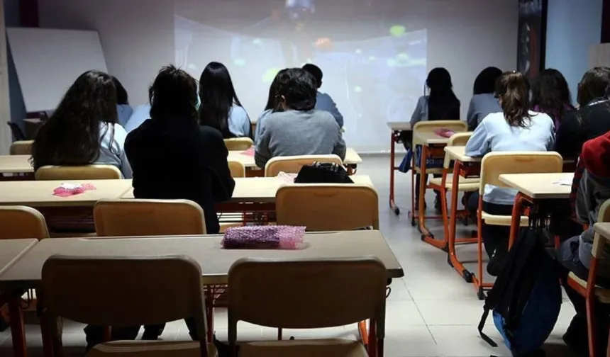 Manisa’da deprem sonrası eğitime ara verildi! 5 ilçede tatil kararı alındı