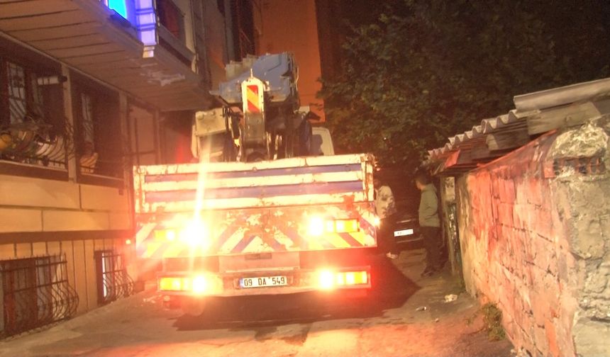 Eyüpsultan’da vinç sokağa daldı, dehşet saçtı! Mahalleli deprem sandı