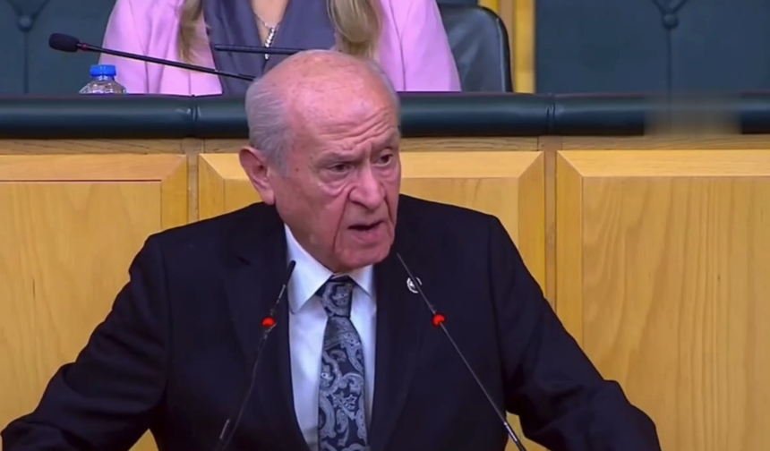 Bahçeli'den 'İmralı' çıkışı: Gitme kararını grubunun onayına sundu, MHP'liler ayakta alkışladı