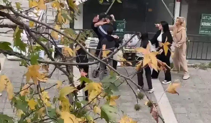 Kağıthane’de 16 yaşındaki ağabey kız kardeşini rahatsız eden iki kişiyi bıçakladı