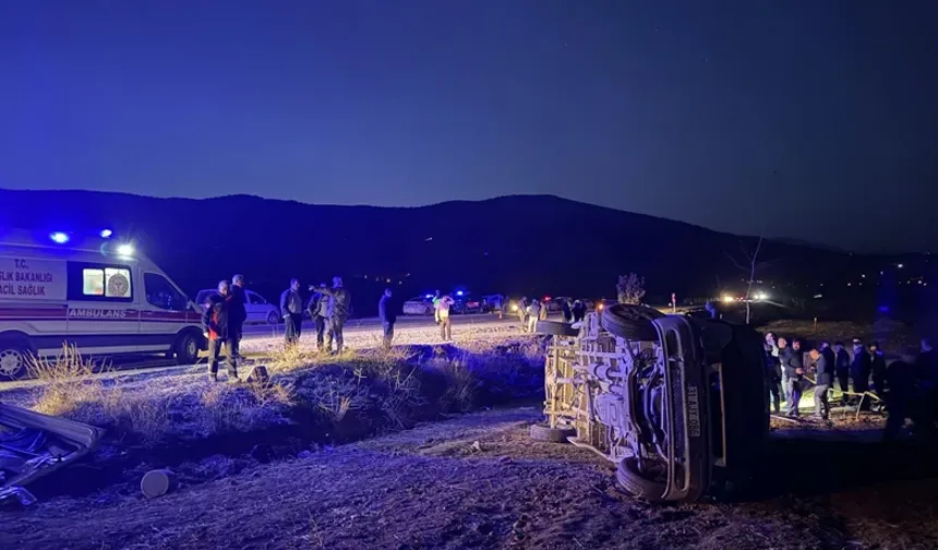 Kahramanmaraş'ta işçileri taşıyan minibüs şarampole devrildi: 2 ölü, 7 yaralı
