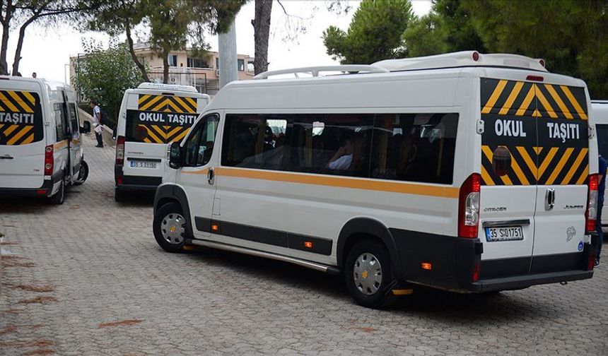 Konya'da feci kaza! Okul servisi devrildi