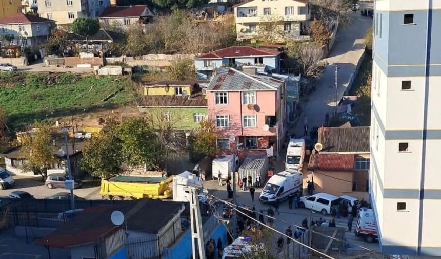 İstanbul Sultanbeyli'de okul önünde feci kaza! Yaralı çocuklar var