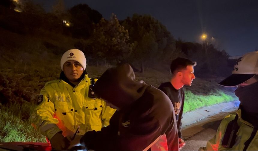 Çevirmeyi görünce koltuklar değişti: 'Yakalandık, ehliyet yoktu'
