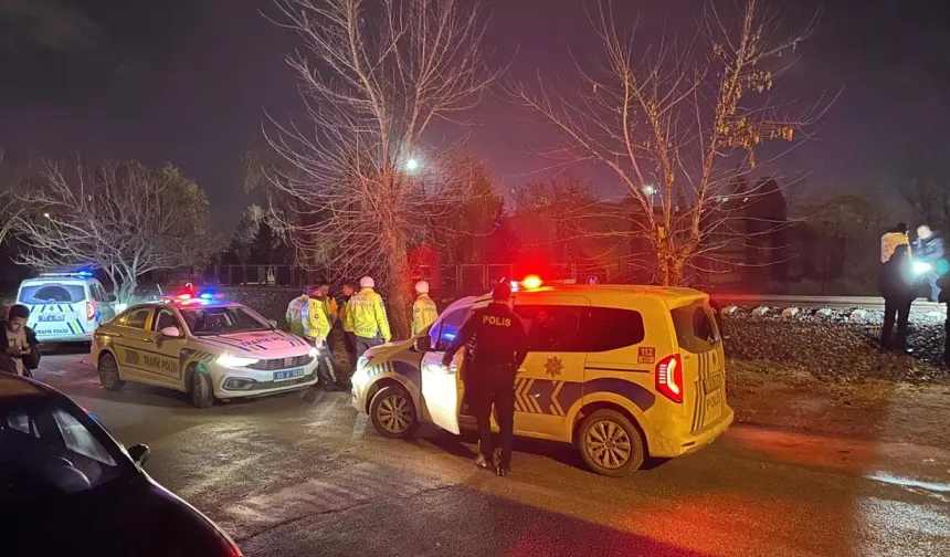 Afyonkarahisar'da acı olay! Raylardan geçen 16 yaşındaki gence lokomotif çarptı