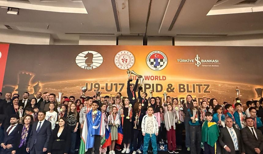 Bakan Osman Aşkın Bak'tan şampiyon satranç sporcularına tebrik mesajı