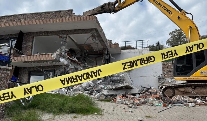 Kaçak yapılara izin yok: Çanakkale'de ruhsatsız yapılar yıkıldı!