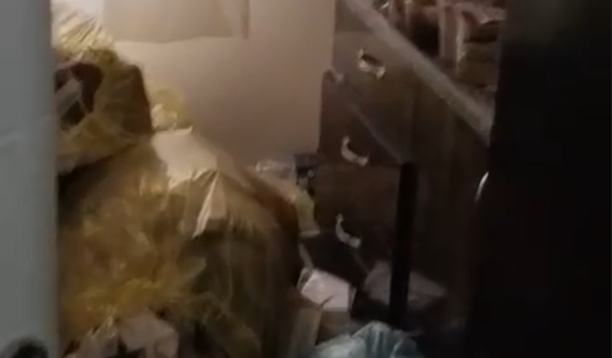 Kiraya verdiği dairesi çöplüğe döndü!