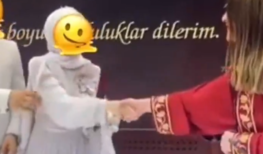 Nikah töreninde gelinden dikkat çeken 'kadın memur' tepkisi