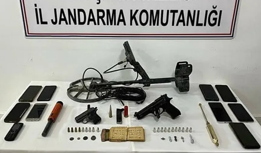 Eskişehir'de 'Anadolu Mirası' operasyonu! El yazması Kur'an-ı Kerim ele geçirildi