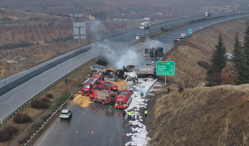 Gaziantep’te TAG Otoyolu’nda korkutan kaza: 3 tır alev aldı