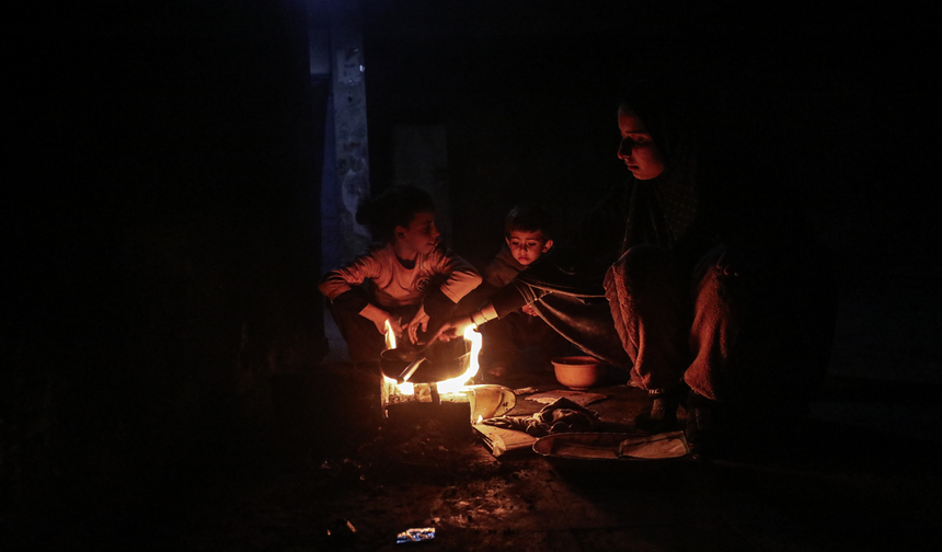 Gazze'de enkaz ortasında yaşam: Çadırlarda büyüyen çocuklar