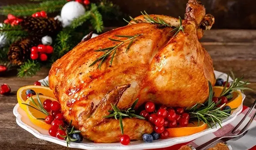 Bütün hindi en kolay nasıl pişirilir? Fırında hindi kaç saatte pişer?