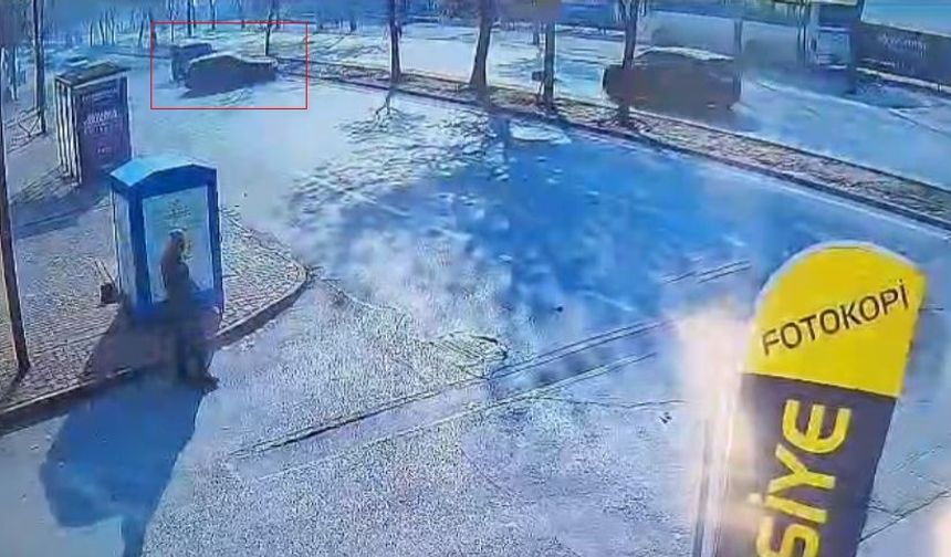 Konya’da  feci kaza: Makas atan otomobil ağaca çarptı!