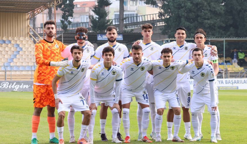 Menemen FK devre arasına play-off sınırında girdi