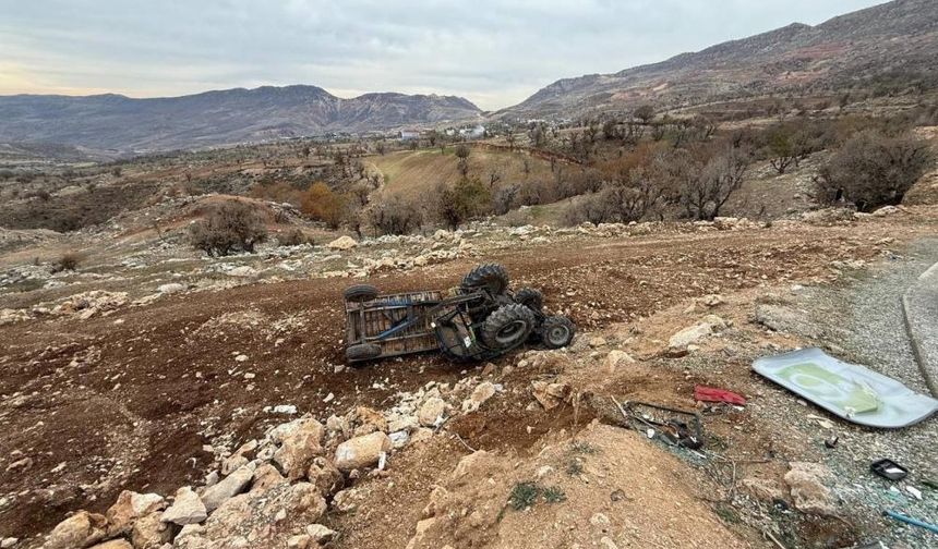 Şırnak'ta fidan dikiminden dönen traktör devrildi: 5'i ağır 13 işçi yaralandı