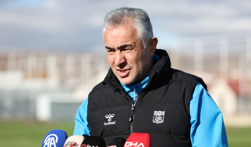 Sivasspor Teknik Direktörü Altıparmak: “Önümüzde final niteliğinde üç karşılaşma var”