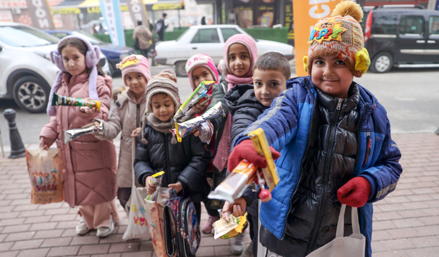 Çocuklar şivlilik geleneğiyle üç ayları karşıladı