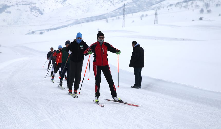 Eksi 15 derecede altın madalya mesaisi