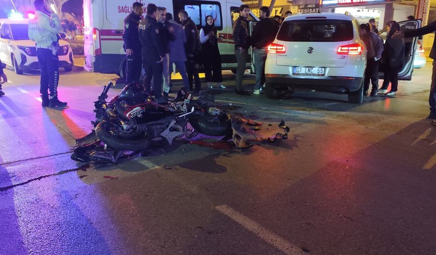 Kız arkadaşını korudu, canından oldu