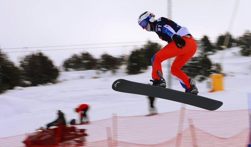 Erzincan Ergan Dağı'nda Snowboard Cross Avrupa Kupası heyecanı