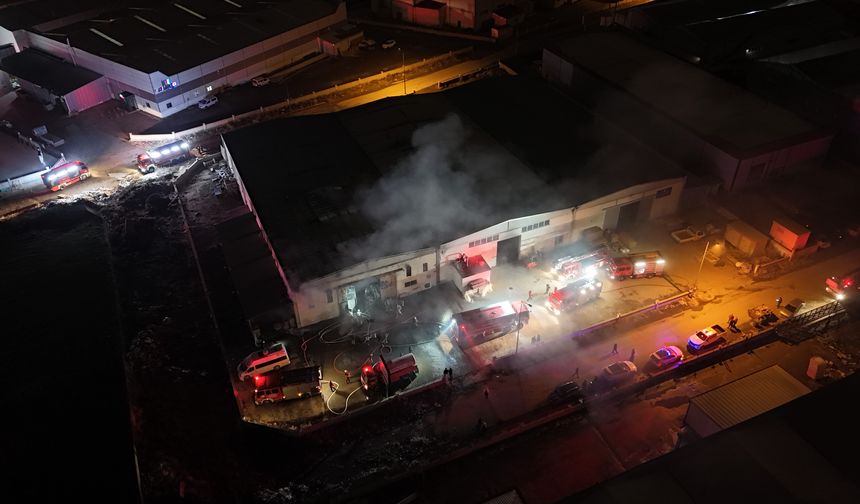 Kayseri OSB’de mobilya fabrikasında korkutan yangın