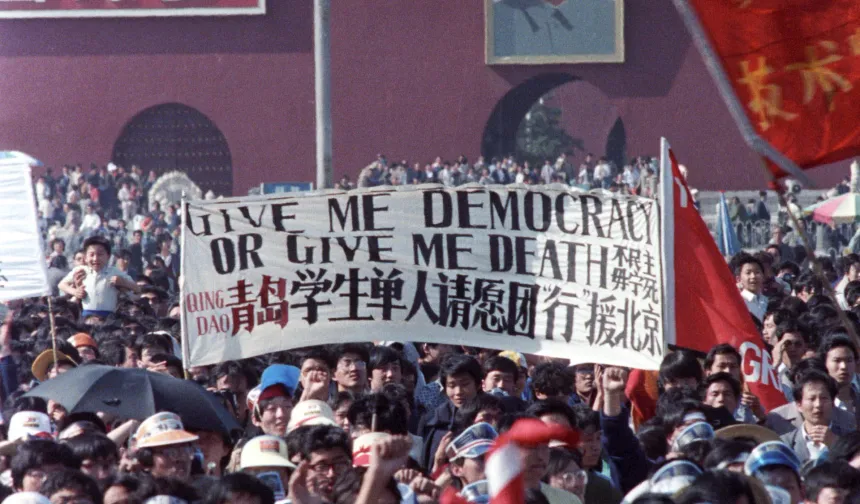 Tarihte bugün: Tiananmen Meydanı’nda demokrasi talebiyle başlayan protestolar