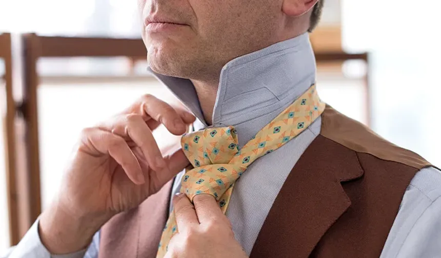 Kravat nasıl bağlanır? Adım adım anlatım, ipuçları ve sık yapılan hatalar