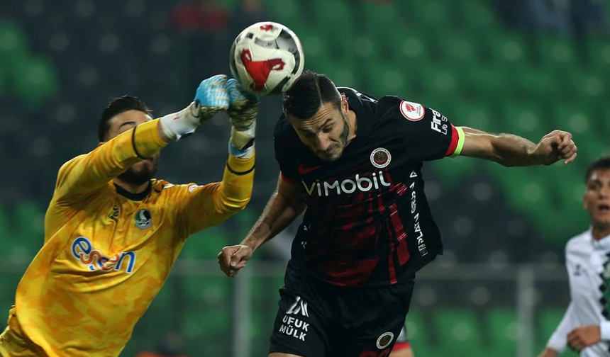 Gençlerbirliği'nde kaptanla yollar ayrıldı! Eski hocasının takımıyla anlaştı!