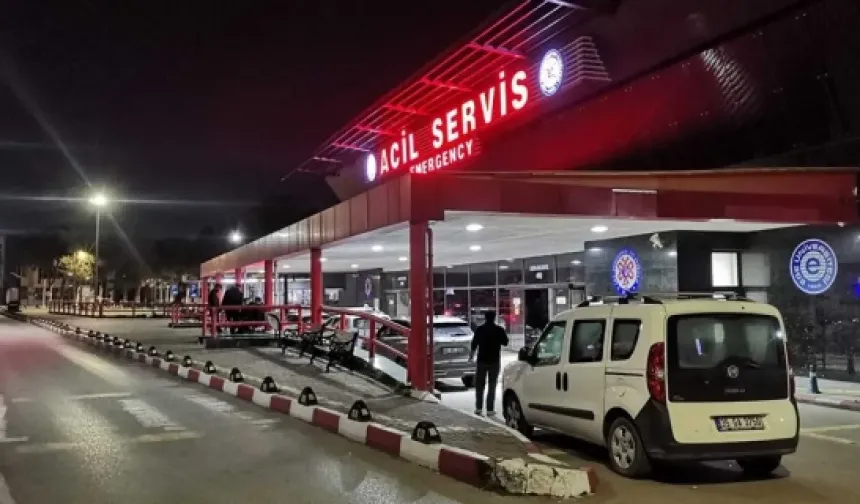 Susurluk'ta yolcu otobüsü devrildi: 25 yaralı