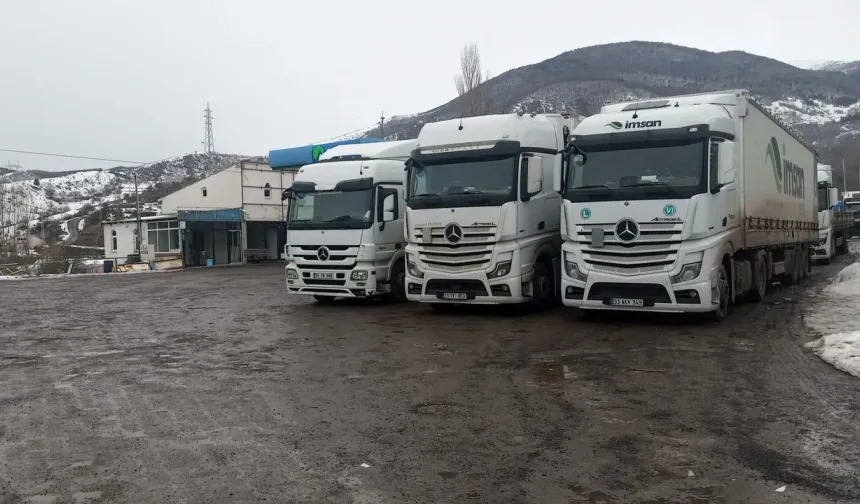 Ardahan'da Türkgözü-Posof-Damal kara yolu tır trafiğine kapatıldı