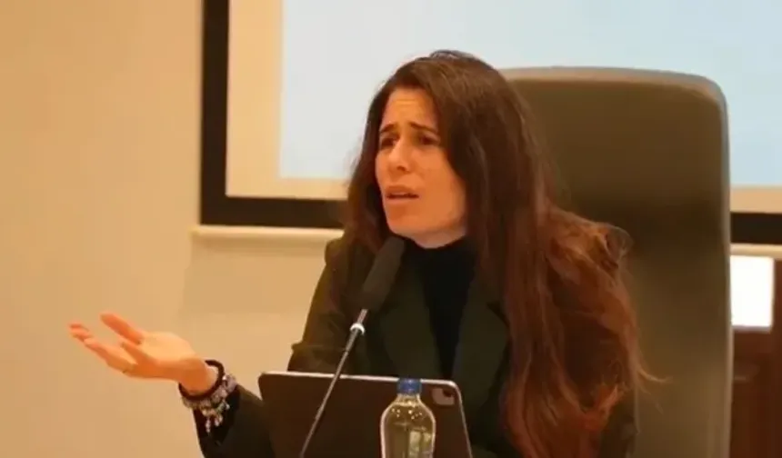 CHP’li Çeşme Belediye Başkanı Lal Denizli: "Değil fikir almak size söz hakkı vermem bile büyük bir ödül"