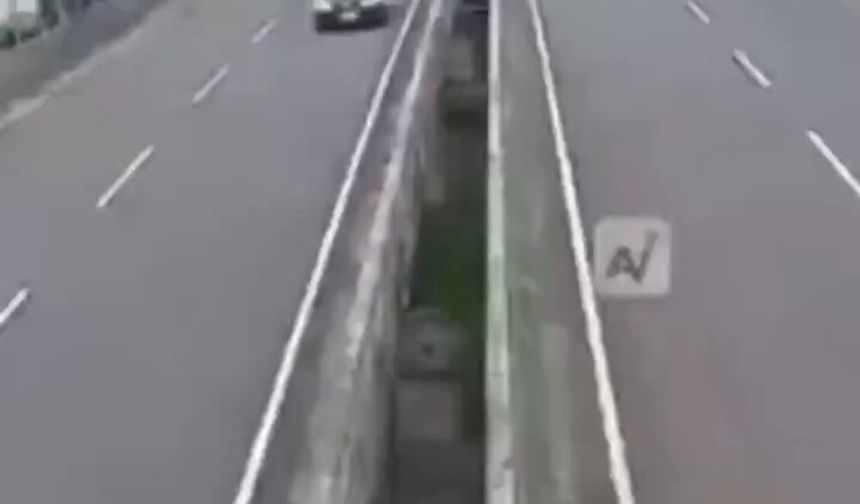 Brezilya'da feci kaza: Aracını kontrol ederken köprüden aşağı düştü