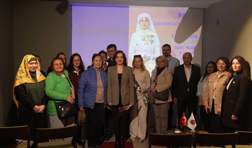Çanakkale’de “Savaşın gölgesinde kadın” paneli düzenlendi