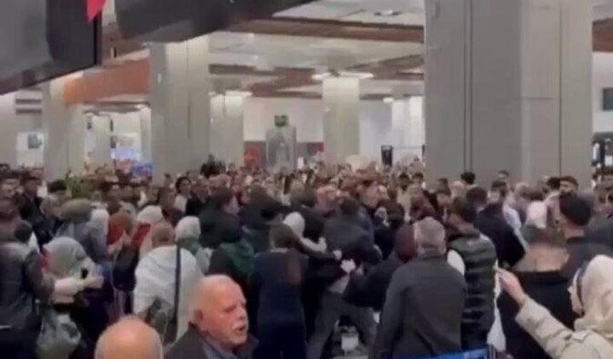 Gaziantep Havalimanı'nda umre yolcuları arasında tekme tokatlı kavga ve arbede