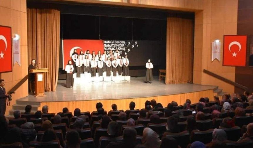 Karaman’da 12 Mart töreninde İstiklal Marşı Arapça okutuldu!