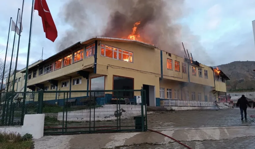 Kastamonu’da korkutan fabrika yangını kontrol altına alındı