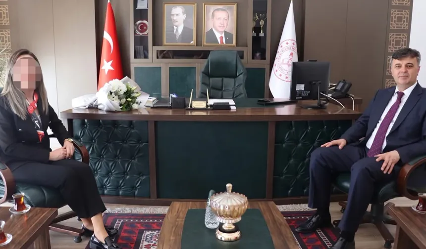 İl Milli Eğitim Müdürünün genç öğretmene attığı mesajlar yuva yıktı!