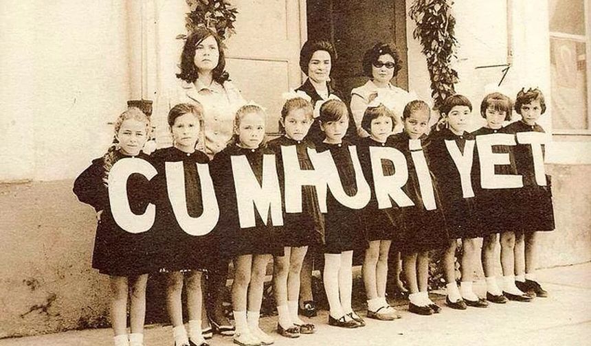 Eski 23 Nisan kutlamaları nasıldı, stadyum gösterileri ve o coşkulu bayramlar nasıl geçerdi?