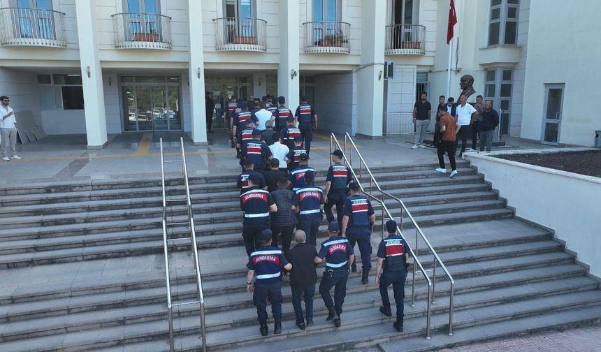 Tapu ve evlilik vaadiyle 105 milyonluk vurgun: 7 tutuklama