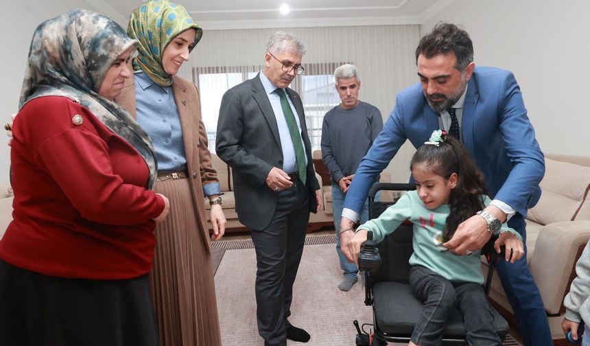 Vali Çelik Sümeyye’nin rüyası gerçekleştirdi