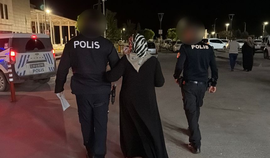 Anneler Günü'nde 80 yaşındaki annesini dövdü!