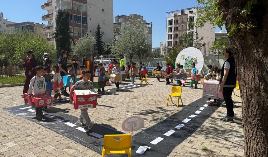 Adıyaman'da miniklerin atık ve trafik bilinci yükseltildi
